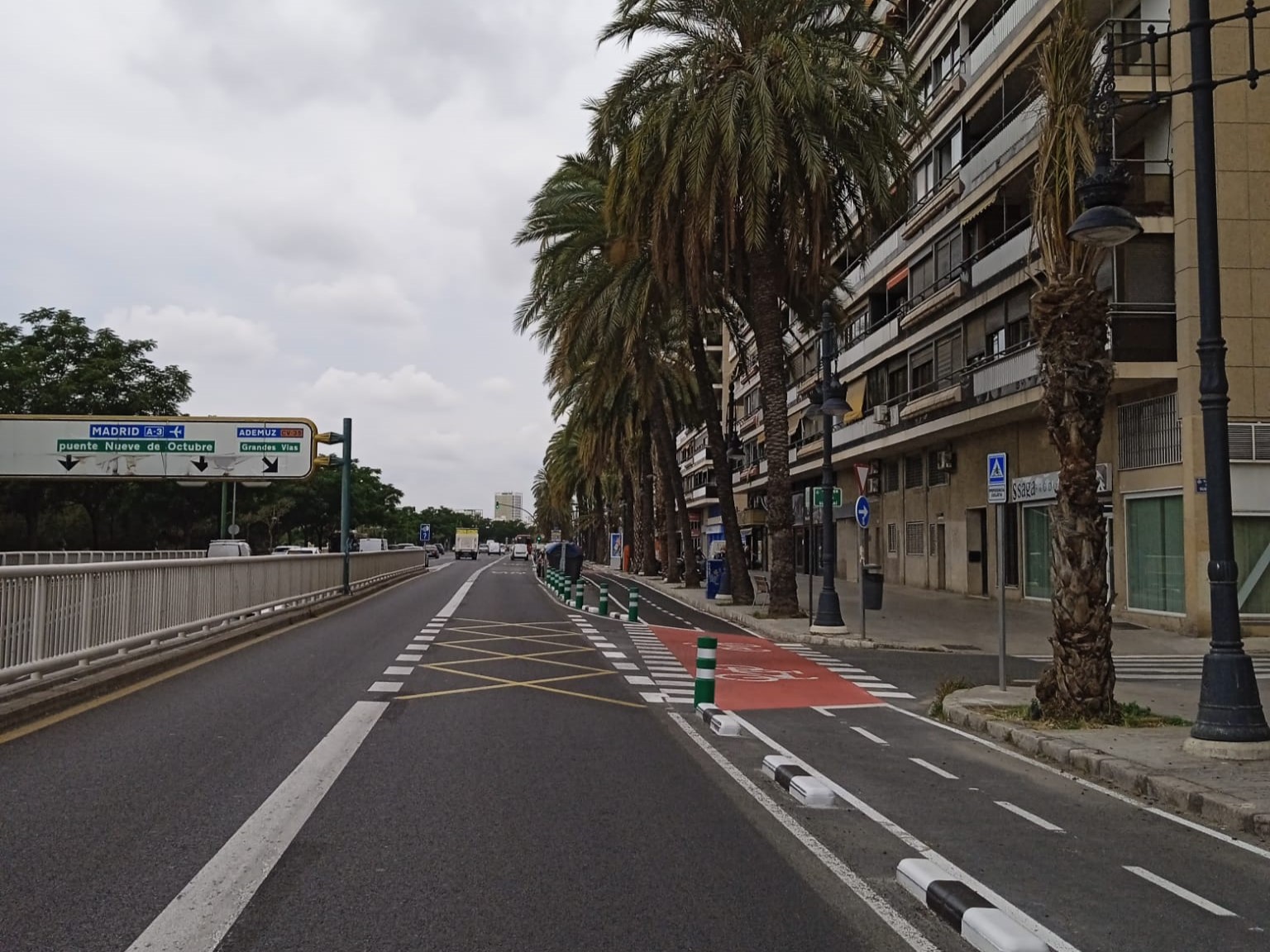 Carril Bici en la Marginal Izquierda: Avd. Tamarindos - Pont de les Arts