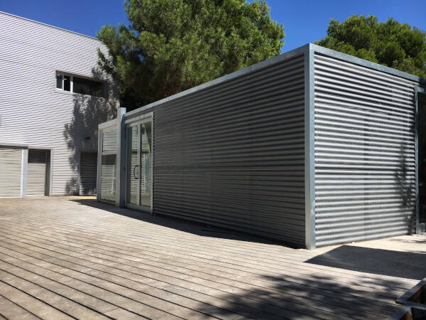 Instalacion de Cafeteria y Punto de Venta modular en Piscina Municipal de Paterna y Polideportivo La Cañada